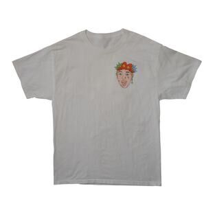 Love Struck Graphic Tee – White Short Sleeve Shirt – Streetwear Art Print